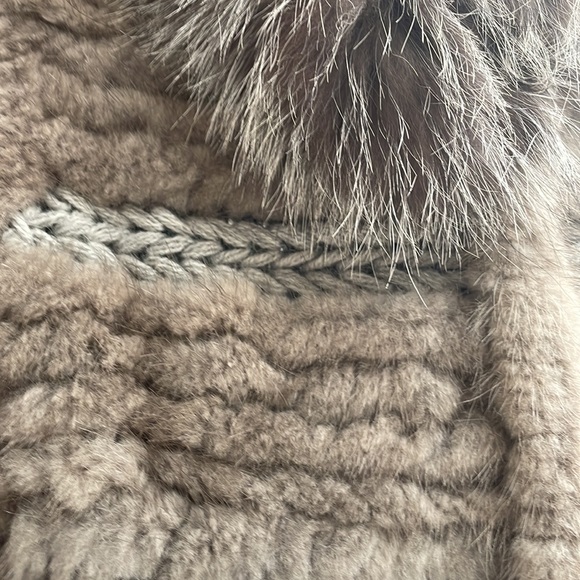 Belle Fare Chunky Knit Real Iris Mink Fur Silver Fox Collar Vest preowned - Picture 6 of 13